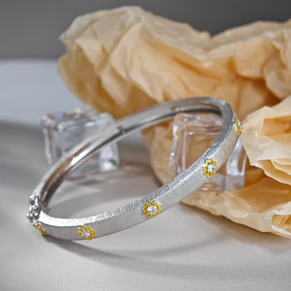 Lumière Star Bangle