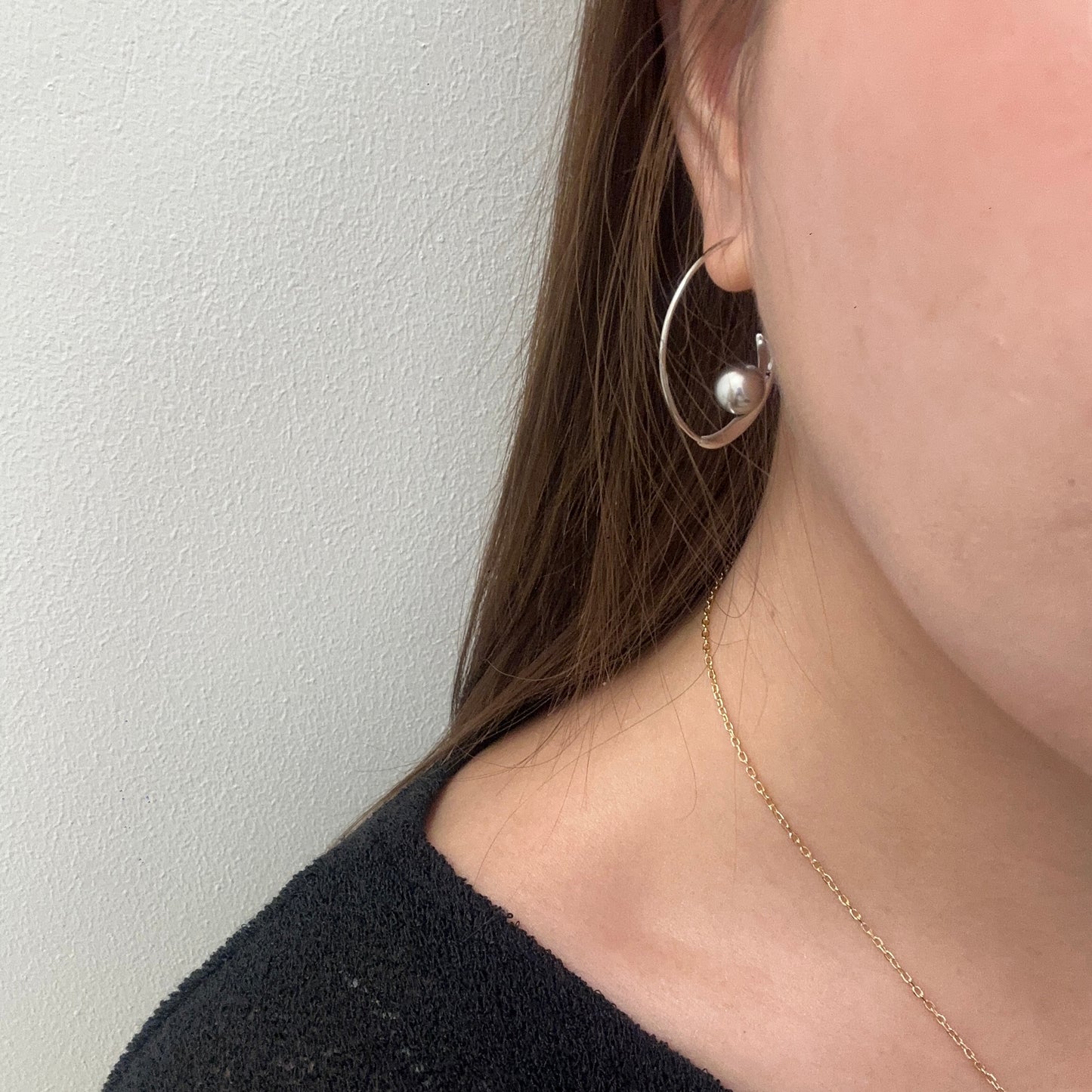 Grey Pearl Earring