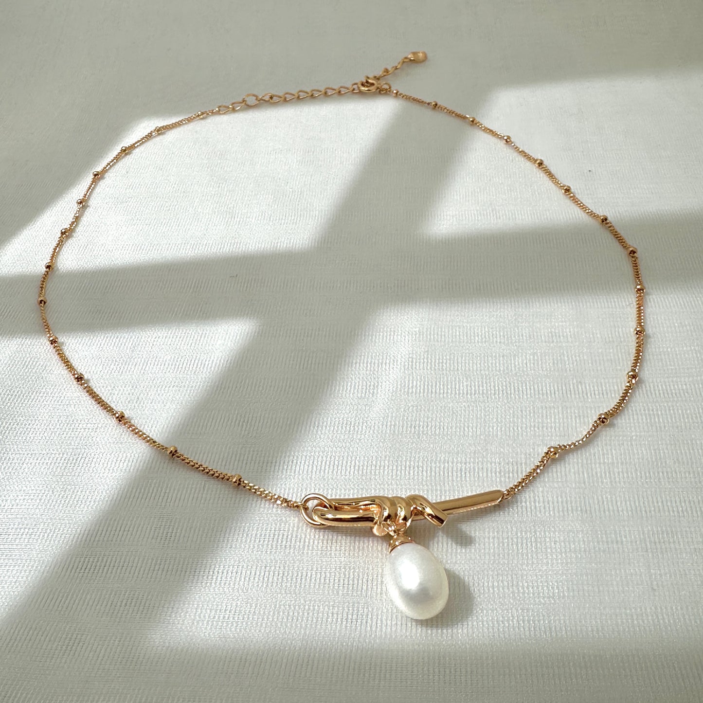 Knot Pearl Necklace