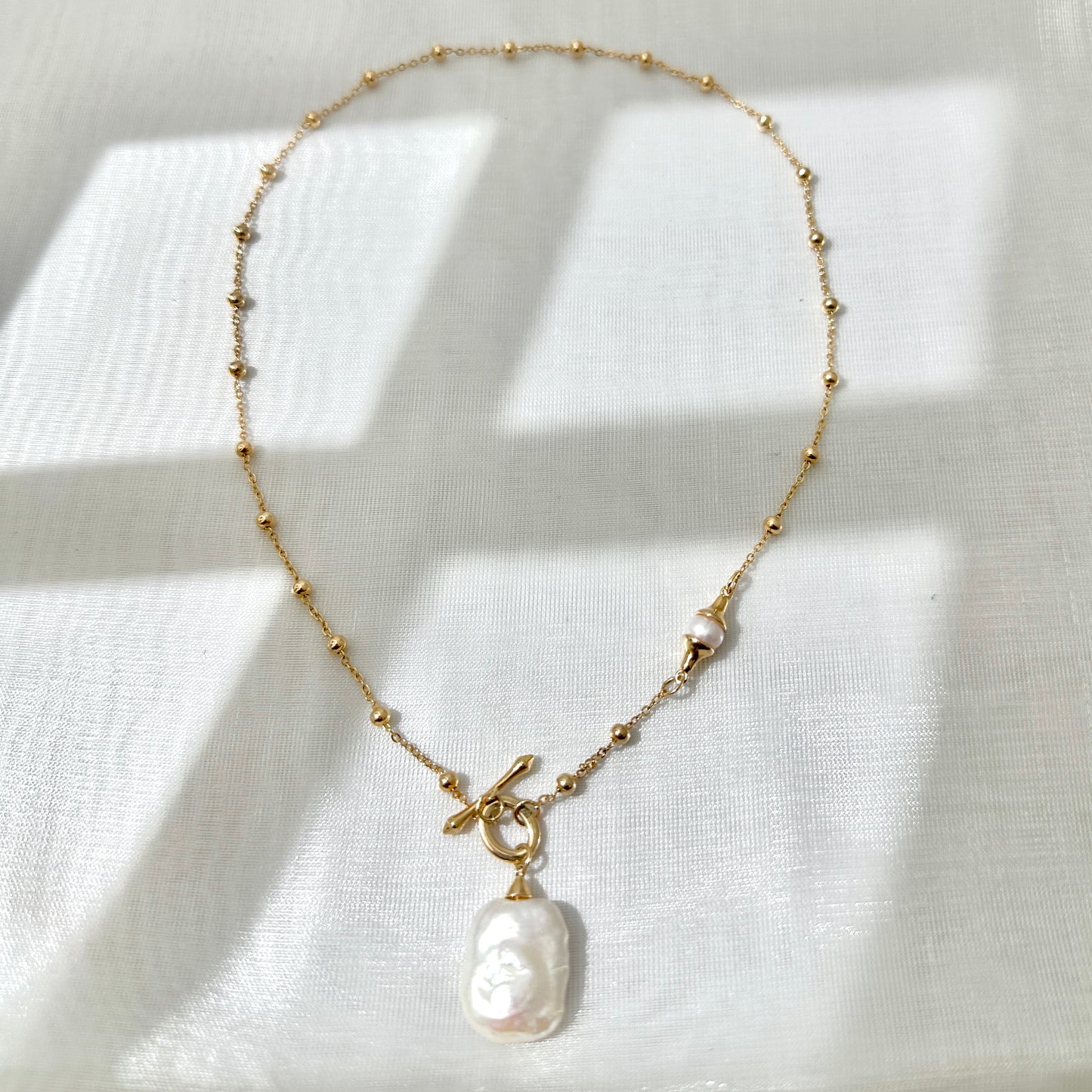 Front Pearl Pendent Necklace