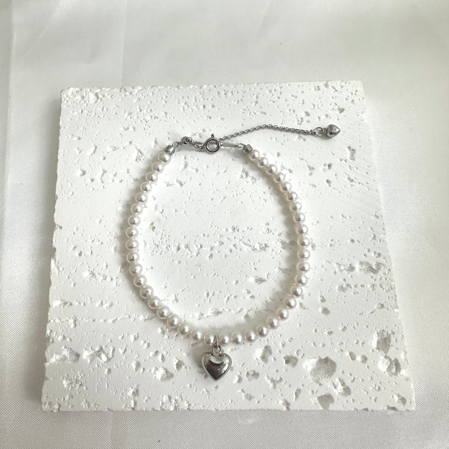 Heart Shape Pendant Pearl Bracelet