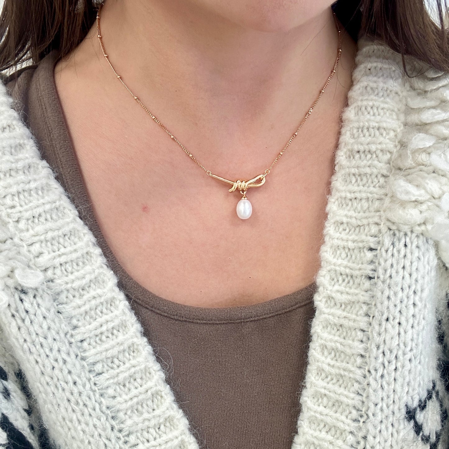 Knot Pearl Necklace