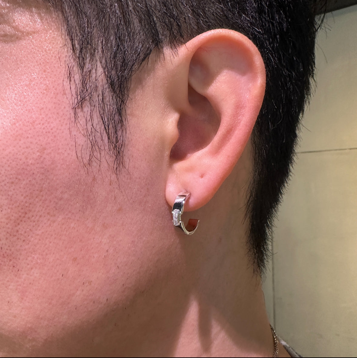 Unisex Three Diamond Earring