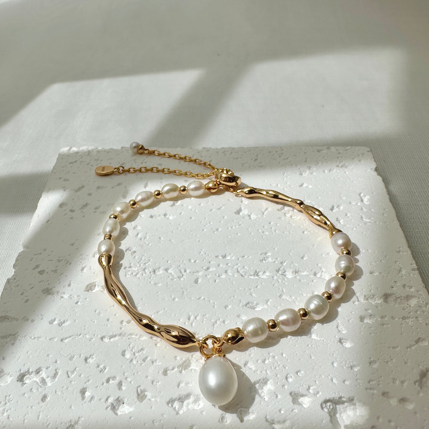 Pearl Pendent Necklace