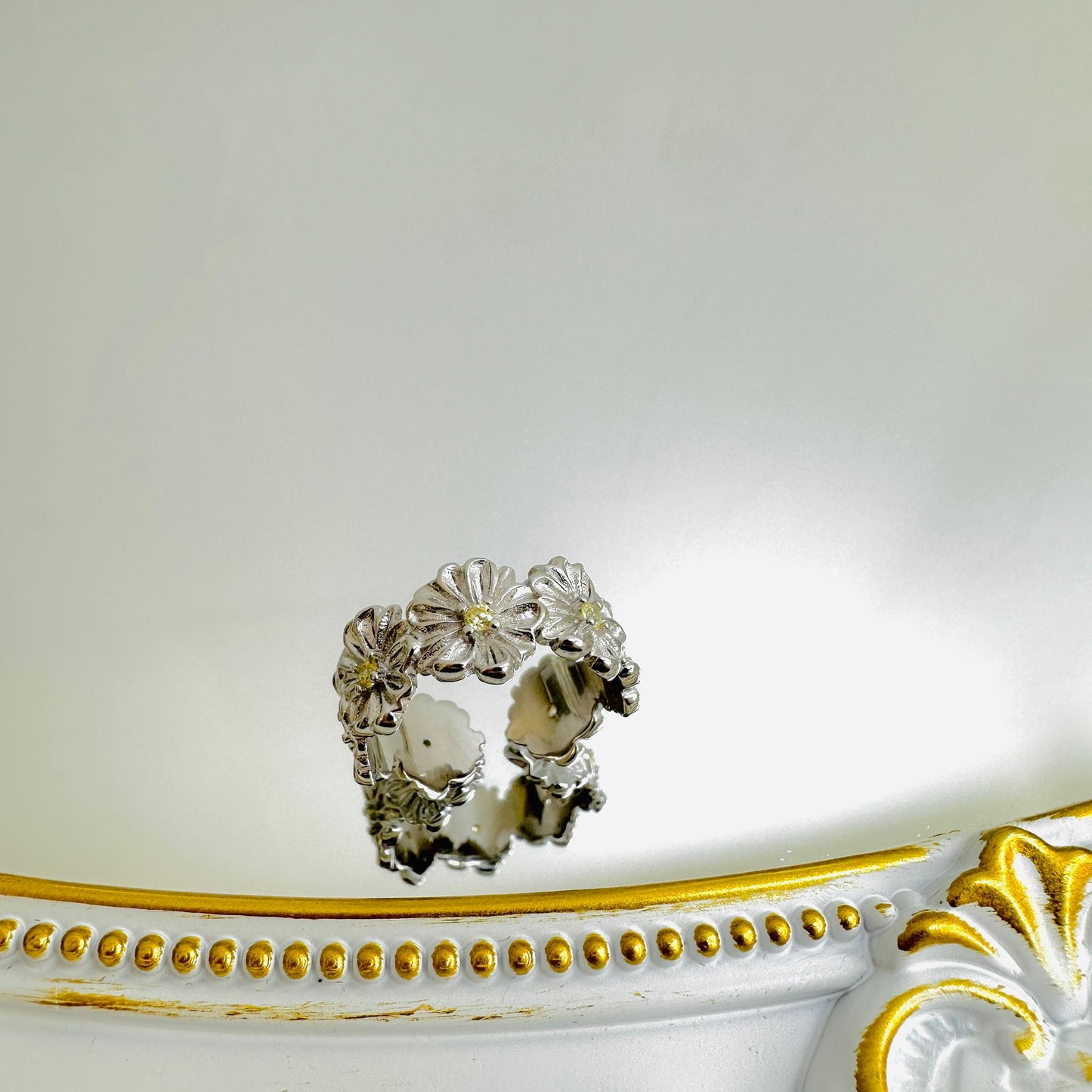 Blooming Daisies Ring