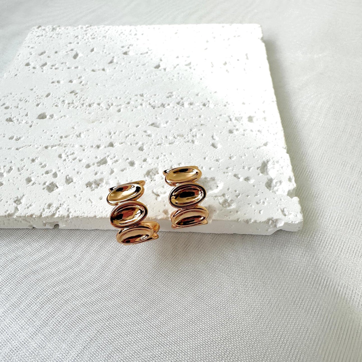 Sculpted Oval Hoop Earring