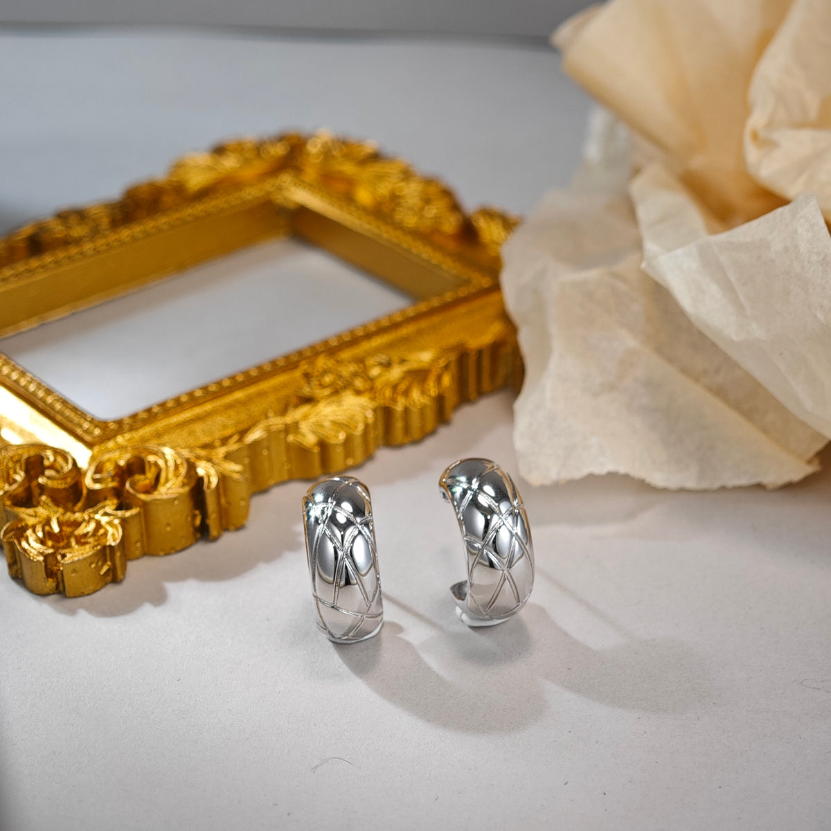 Élan Sculpted Hoops