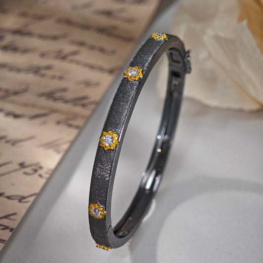 Lumière Star Bangle