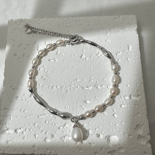 Pearl Pendent Necklace