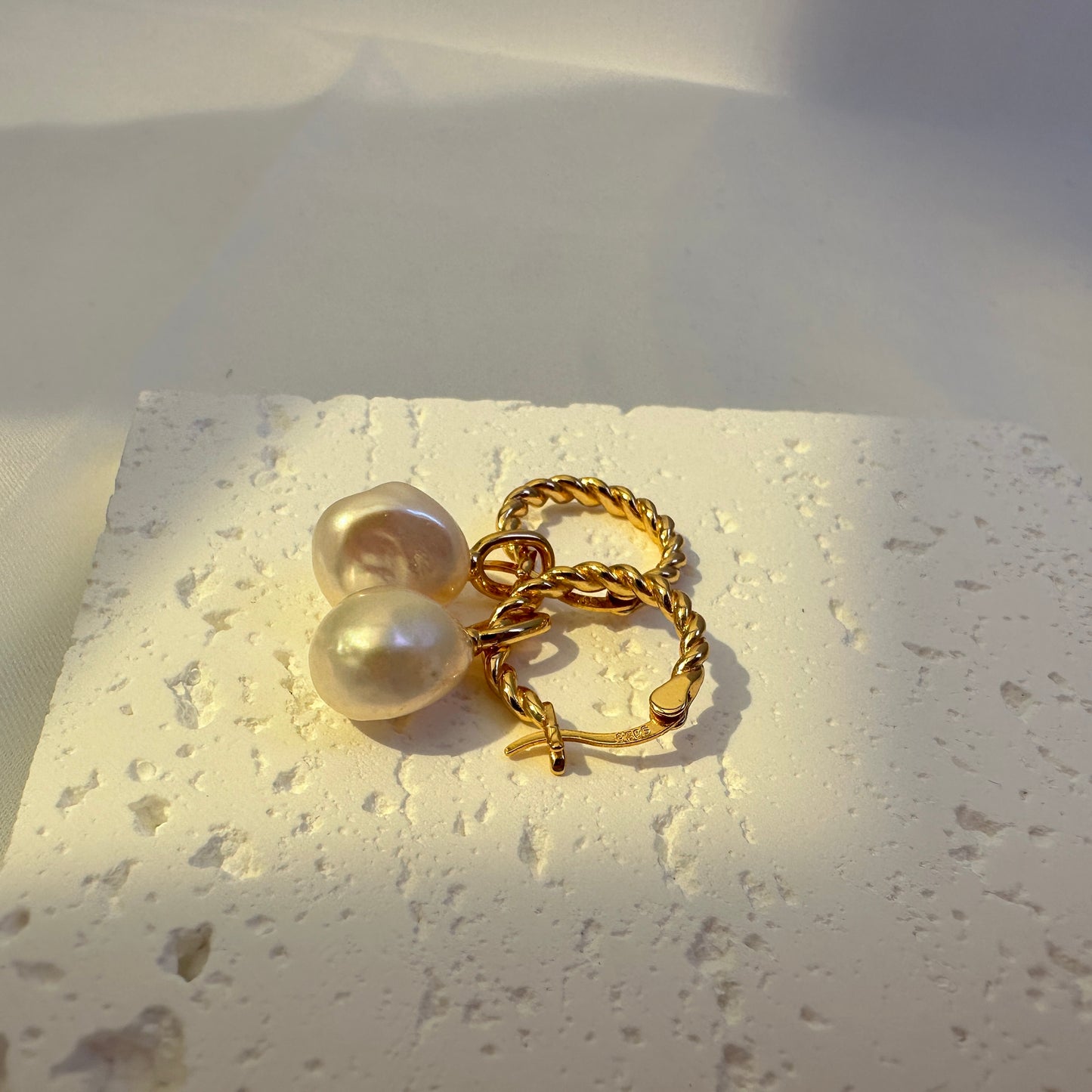 AR001 Baroque Pearl Earring (Gold/Silver)