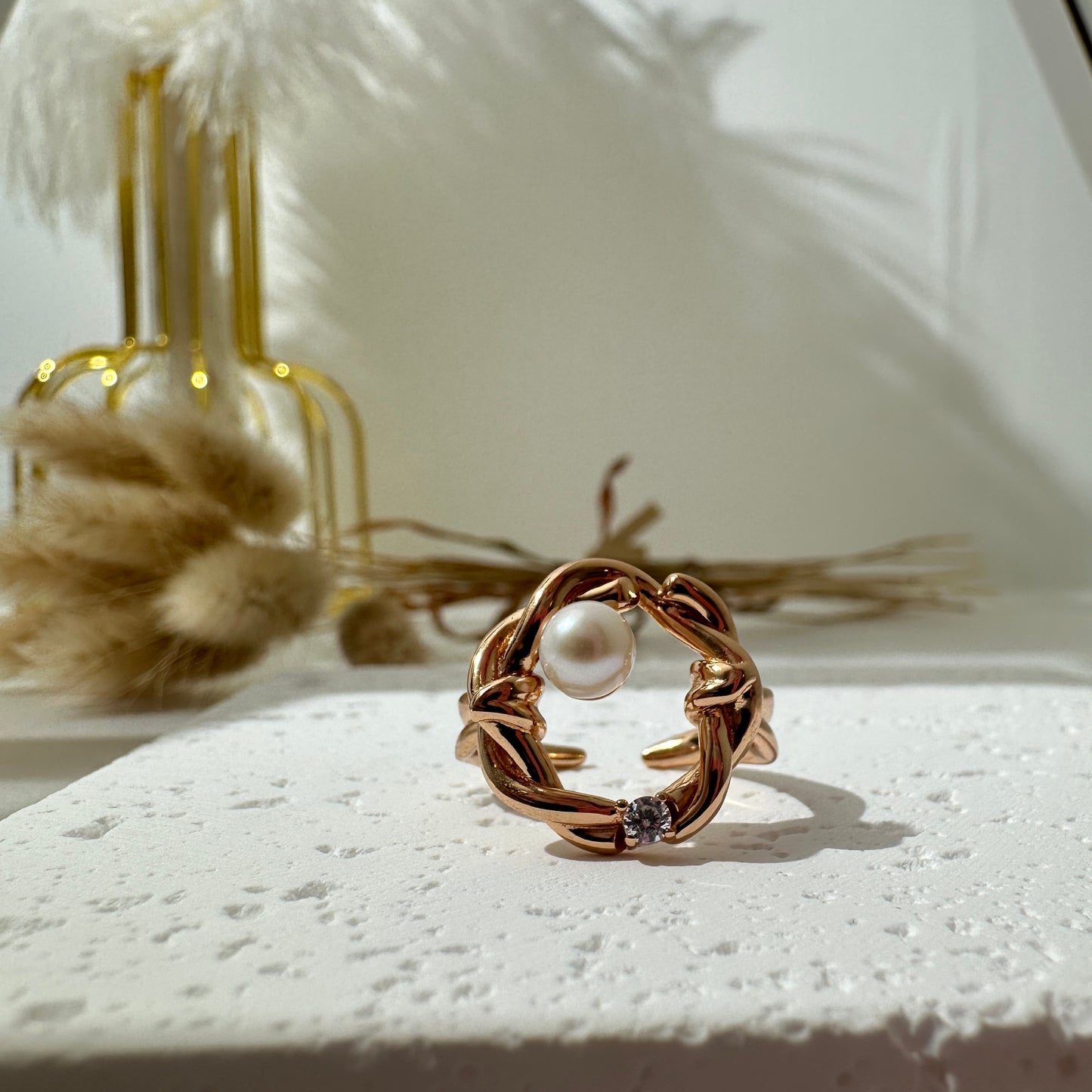 Circle Pearl Ring