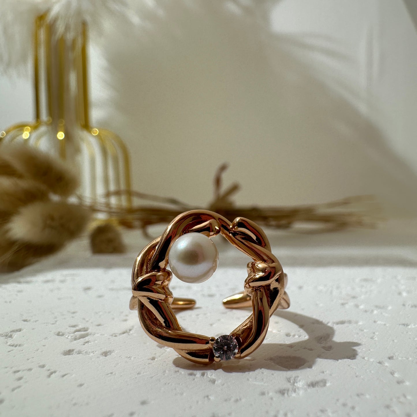 Circle Pearl Ring