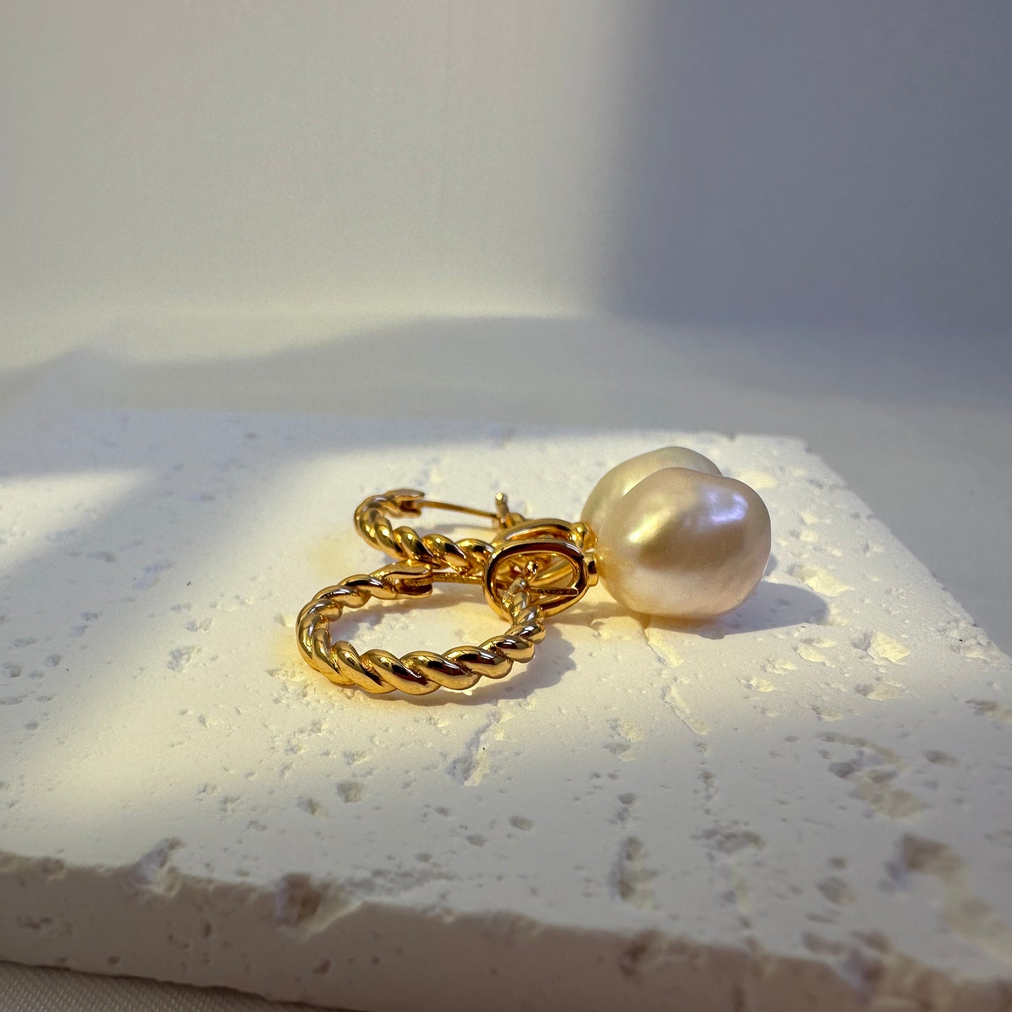 AR001 Baroque Pearl Earring (Gold/Silver)