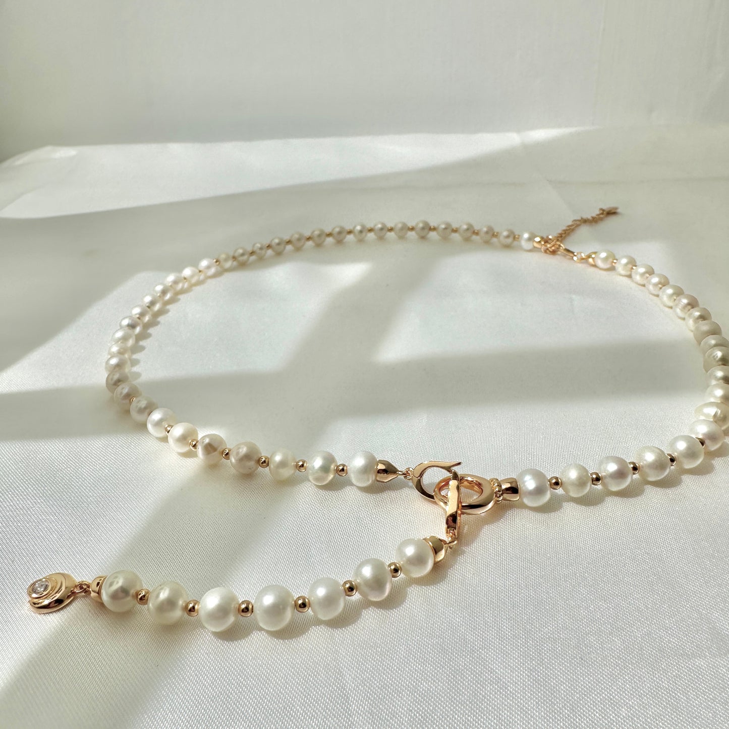 Sweater Pearl Necklace