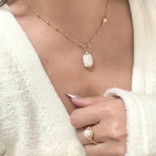 Front Pearl Pendent Necklace