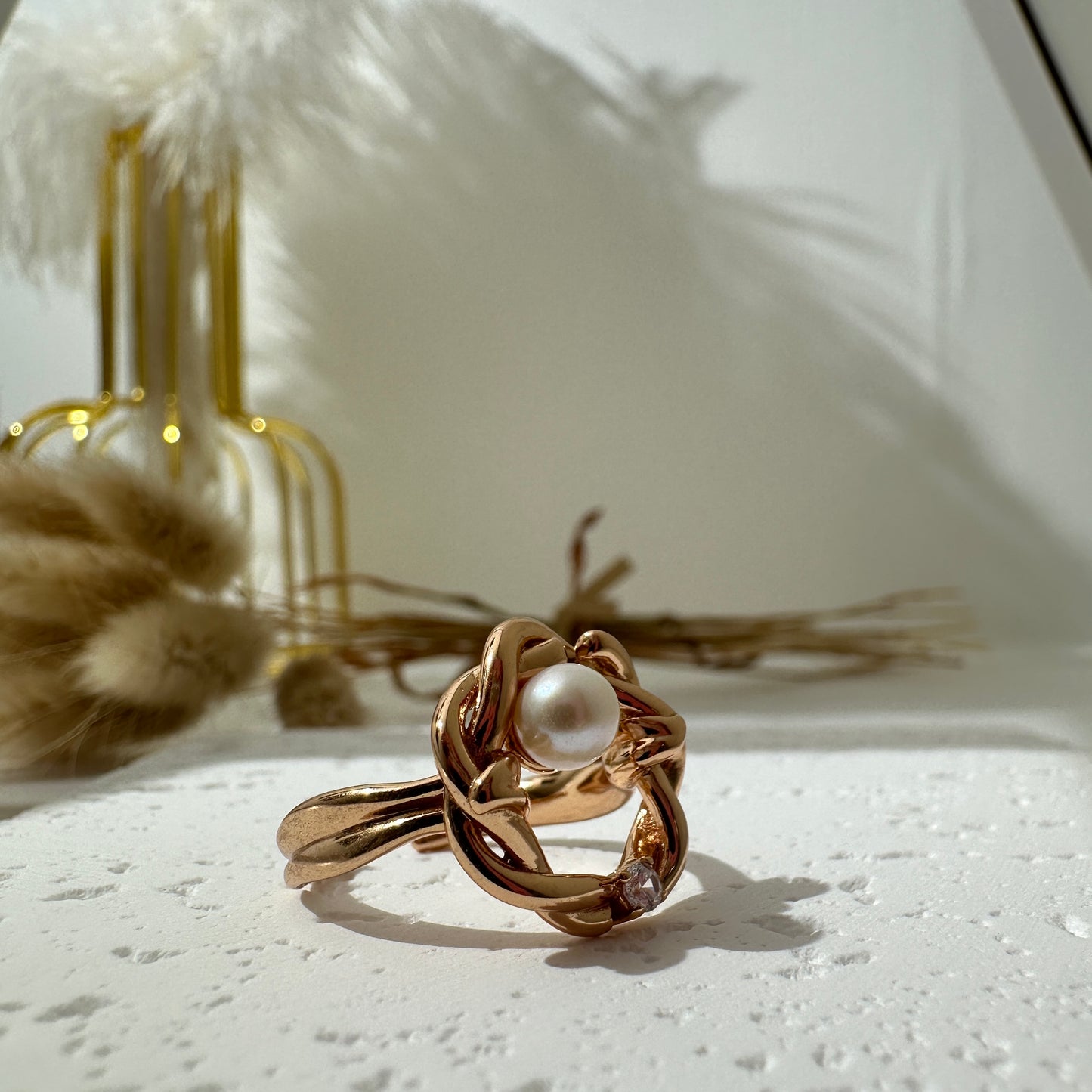 Circle Pearl Ring