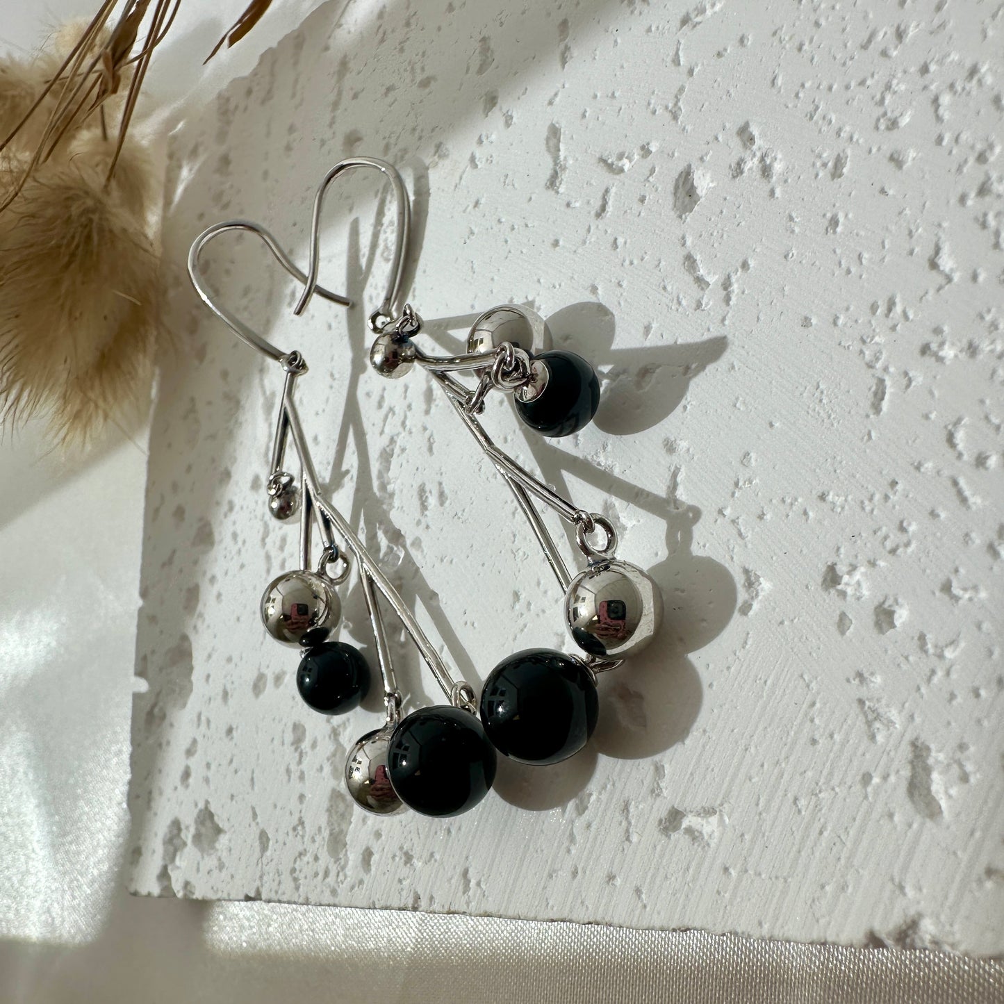 AR001 Black Agate Silver Earring