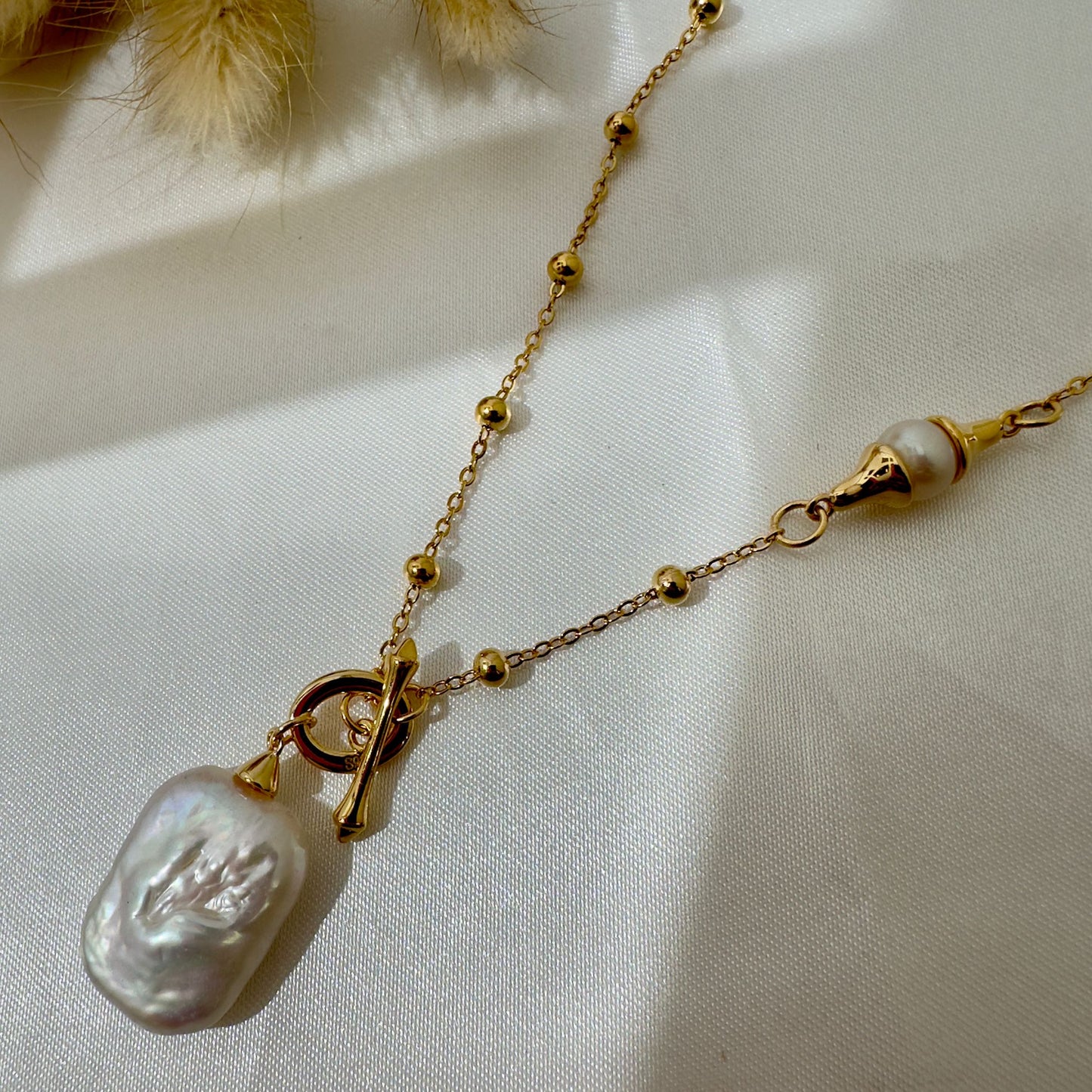 Front Pearl Pendent Necklace