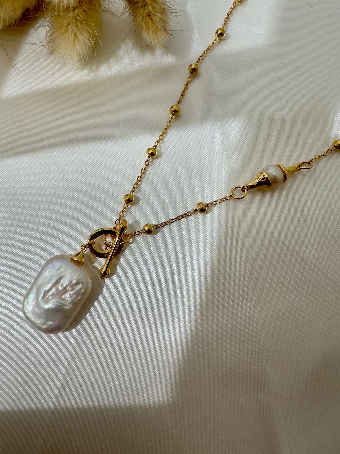 Front Pearl Pendent Necklace